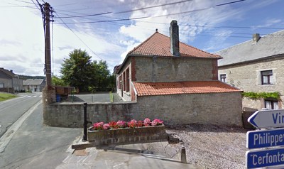 Pompe en fonte avec abreuvoir