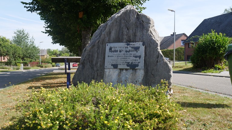 Stèle d’inauguration de l’allée Albert 1er