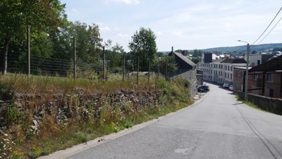 Mur de jardin clos en pierres sèches